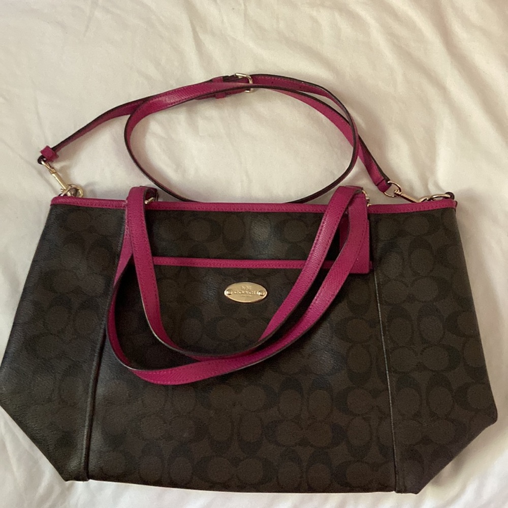 Coach Women’s Shoulder Bag